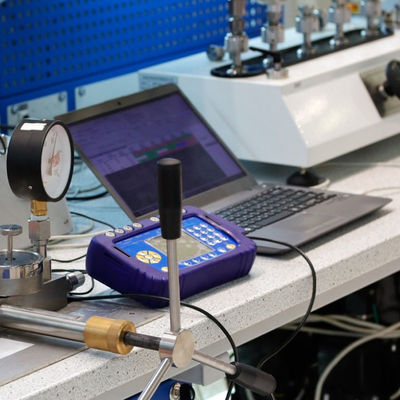 Il laboratorio di prova del Sud di Tuv del laboratorio dell'UL ha condotto la rilevazione dell'iluminazione pubblica ed il servizio difficili di certificazione